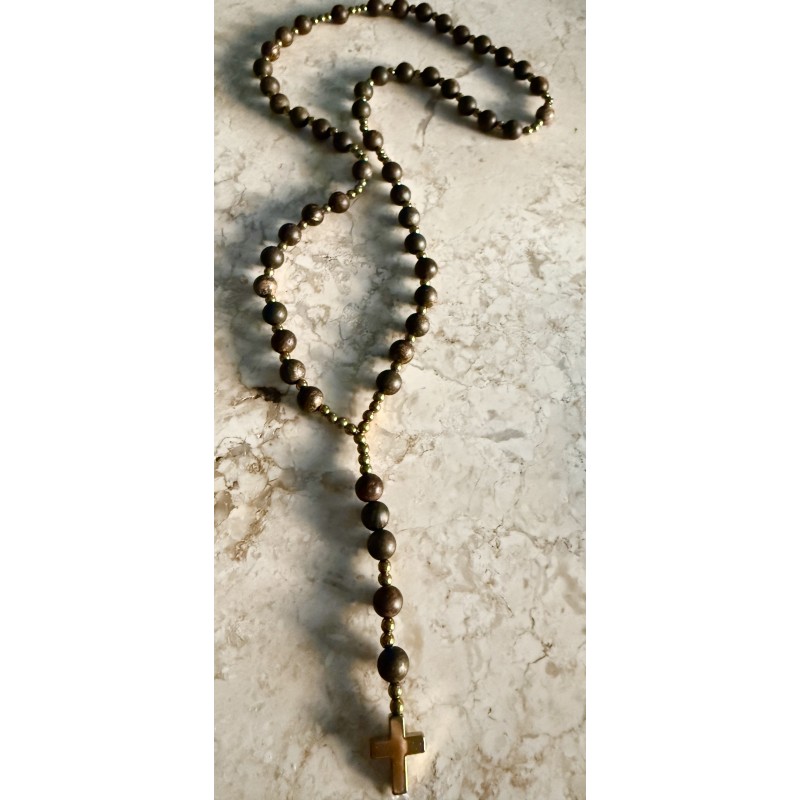 Czekoladowo zloty rozaniec mat