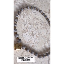 Szary choker z kamieni naturalnych