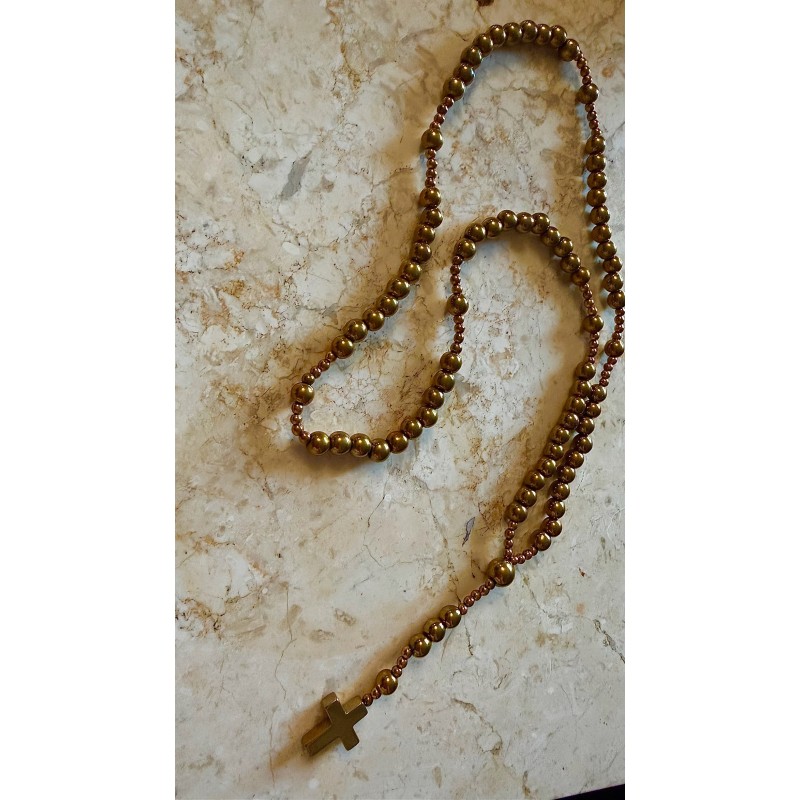 Rozaniec w kolorze zlota z drobniejszych koralikow