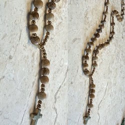 Rozaniec beżowa mozaika krotki