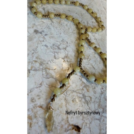 Naszyjnik z nefrutu bursztynowego z cytrynem zawieszka