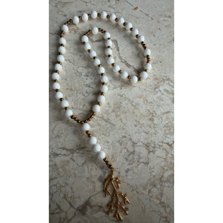 Naszyjnik z agatu z zawieszka galazki korala