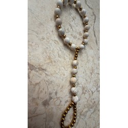 Matowa bransoletka kremowo bezowa na palec